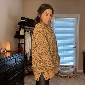 Abercrombie & Fitch oversized leopard print sweatshirt size Small